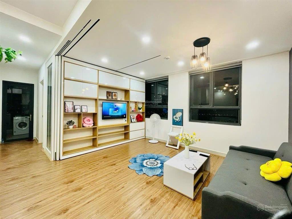 Bán saigon intela 78m2, 2 phòng ngủ +, 2wc giá 3tỷ150 tl full nội thất