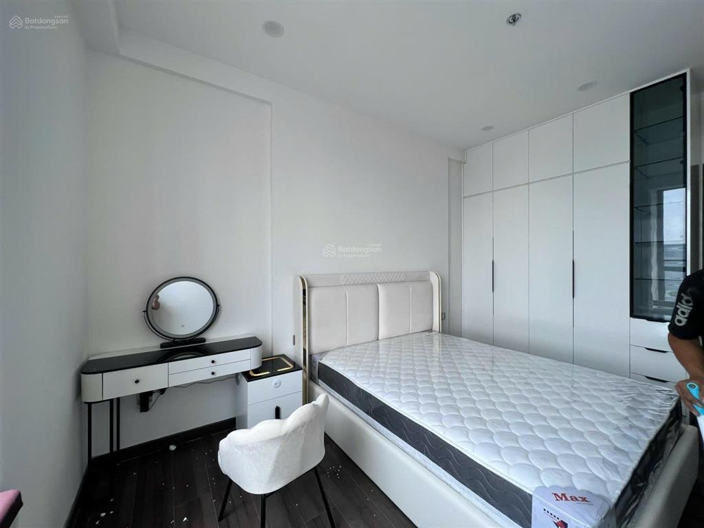 Cho thuê cc parkview 152 điện biên phủ giá 20 triệu , 2 phòng ngủ , 2wc , 77m2 full nội thất