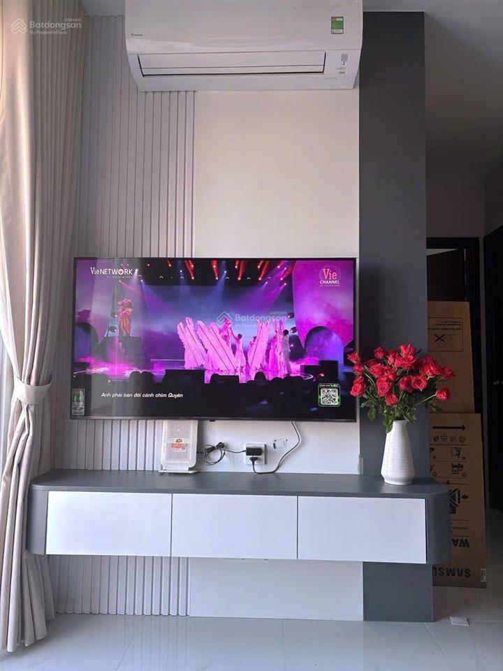 Bán the pegasuite 2 giá 4tỷ1 căn 2pn . 1 wc sổ hồng full nội thất như hình , view quận 1