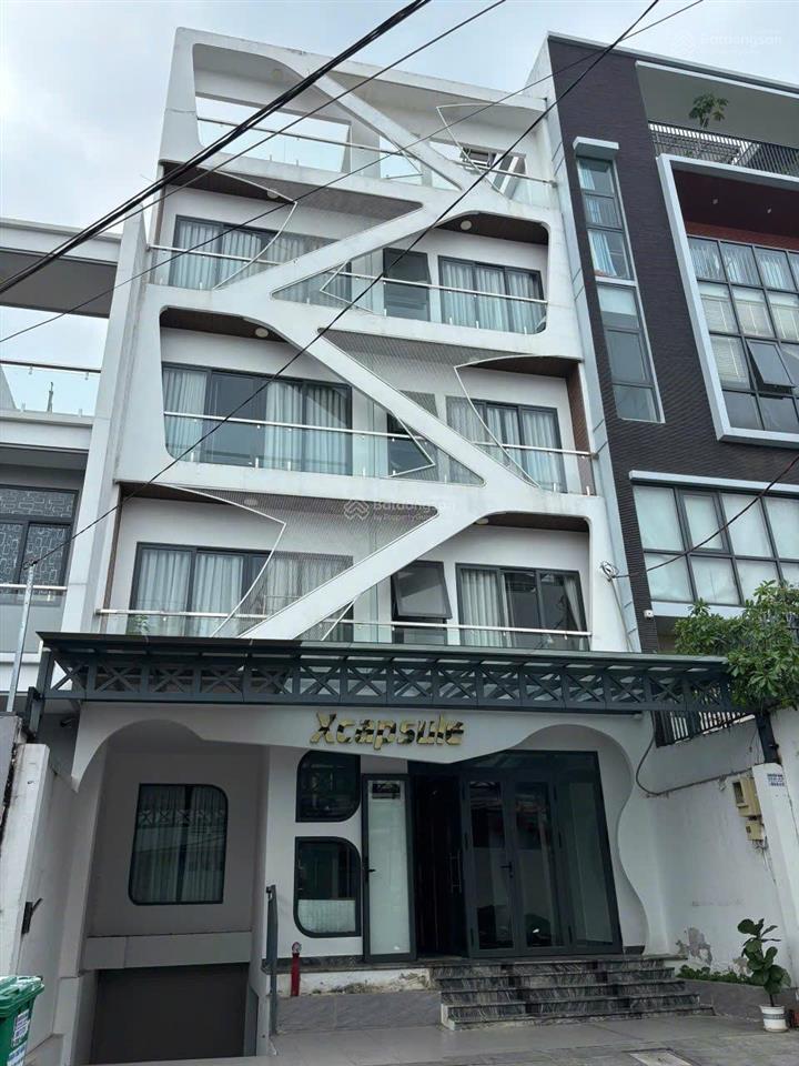 Bán tòa chdv  hđt 2,3 tỷ/năm  giá 29 tỷ  lê văn sỹ, quận 3  dt 8 x 20m  1 hầm 6 tầng