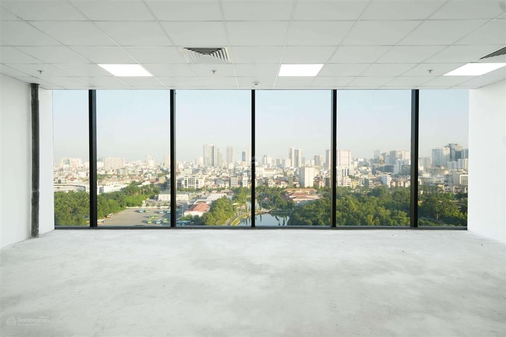 Cho thuê rẻ nhất tòa rox tower  hồ tùng mậu, 140m2, giá 35 triệu (10$/m2), miễn phí điện điều hòa.