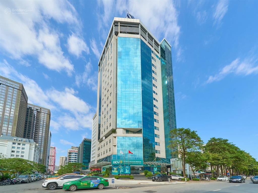 Cho thuê 270m2 văn phòng hạng b tại duy tân, 358 nghìn/m2/tháng