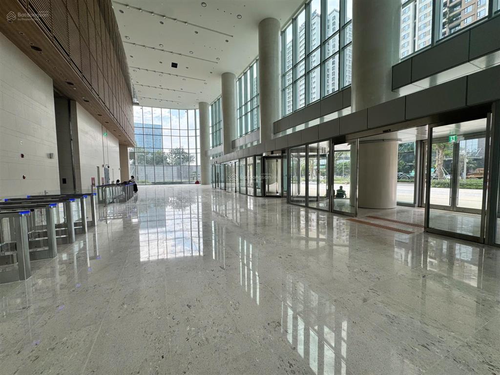Cho thuê 1000m2 sàn tại phạm hùng sẵn trần sàn đẹp, trần cao, 3 hầm đỗ xe thoải mái, giá hợp lý