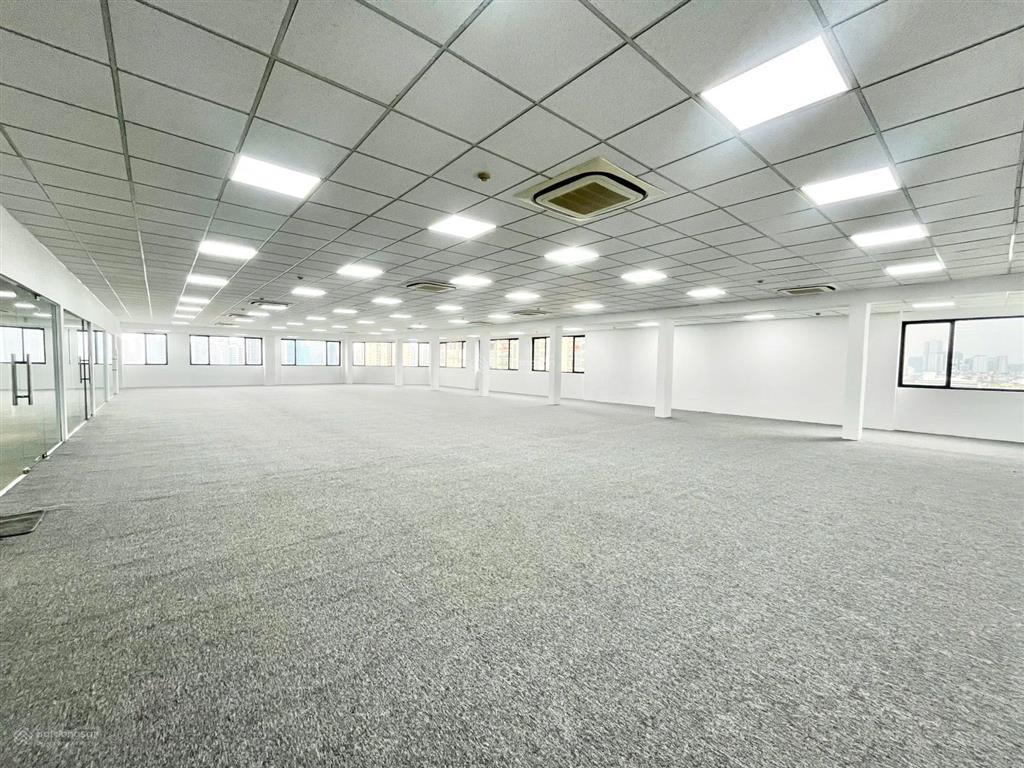 Còn trống 400m2 sàn văn phòng hạng b sang xịn tại phạm hùng ngay cạnh duy tân
