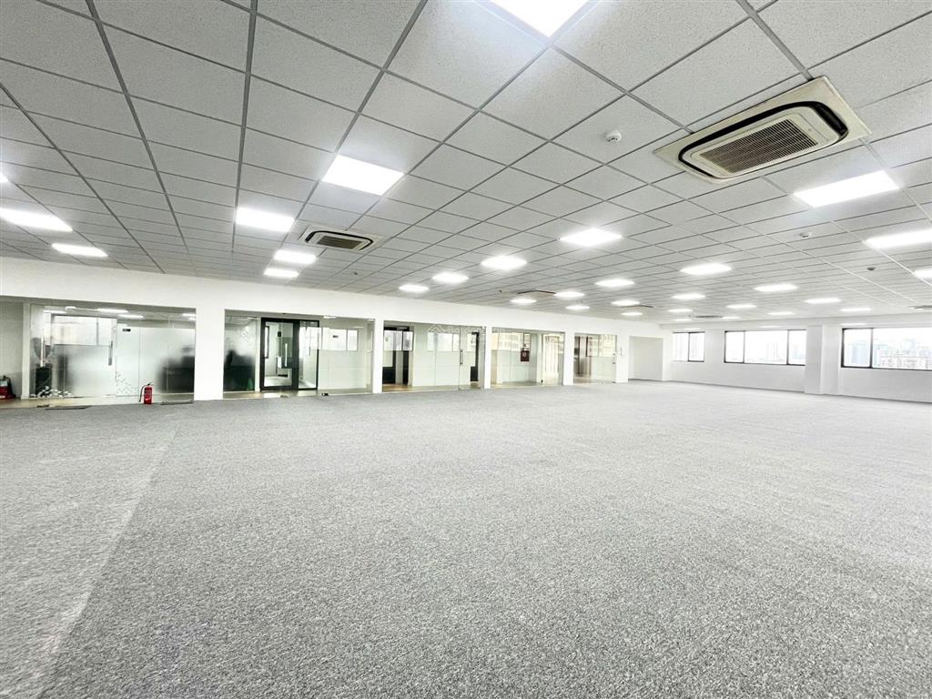 Còn trống 400m2 sàn văn phòng hạng b sang xịn tại phạm hùng ngay cạnh duy tân