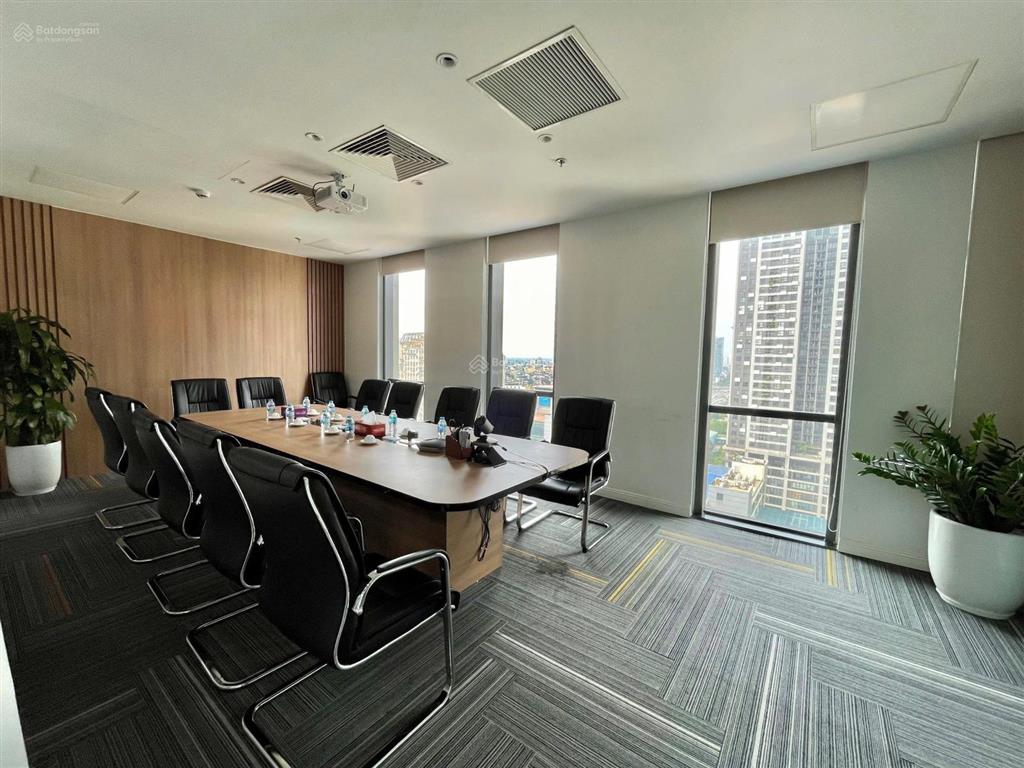 Cho thuê văn phòng 60m2 có tại phường cát linh, đống đa, hà nội, giá cực chất chỉ với 450k / m2