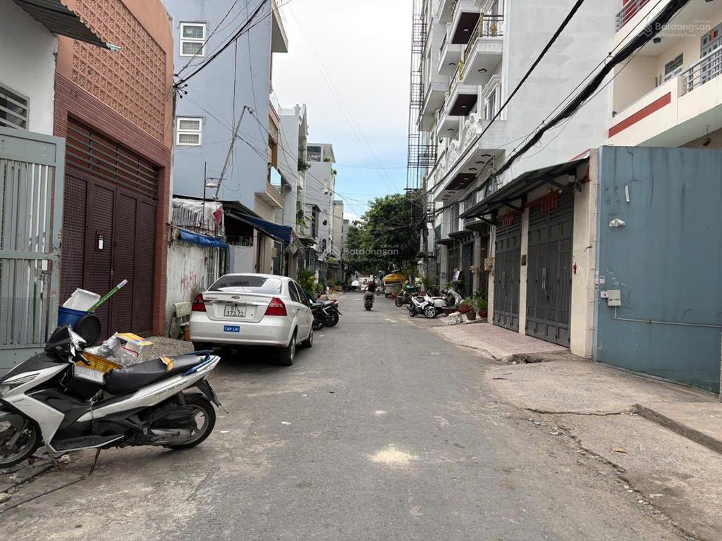 Nhà 2 lầu có sân thượng hẻm 8m 1/ lê văn quới 4x19.5m chỉ 7.7 tỷ tl chính chủ bán