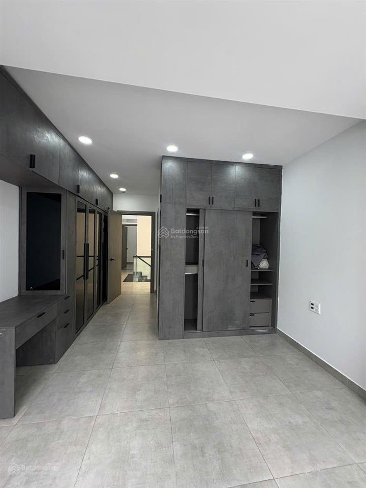 Bán nhà 2 lầu 1/ lê văn quới hẻm 8m thông sát mặt tiền 4x14m full, chính chủ