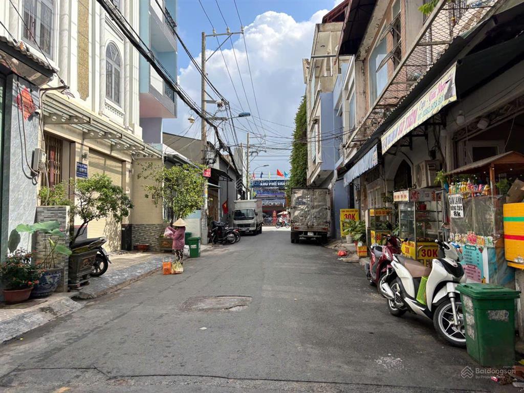 Nhà 2 lầu 1/ lê văn quới, 2 căn riêng kinh doanh sầm uất chỉ nhỉnh 3 tỷ/căn. diện tích 8 x 7.2m