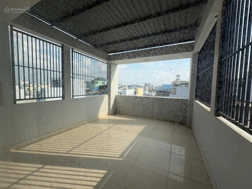 Bán nhà chính chủ 4 tầng đường chiến lược ngay 703 hương lộ 2 dt 4x14m giá chỉ 5.7 tỷ
