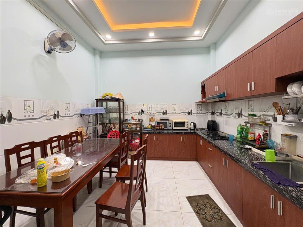 Bán nhà chính chủ 4 tầng đường chiến lược ngay 703 hương lộ 2 dt 4x14m giá chỉ 5.7 tỷ