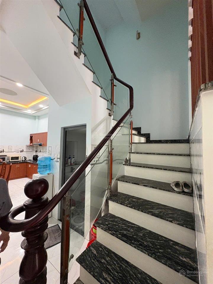 Bán nhà chính chủ 4 tầng đường chiến lược ngay 703 hương lộ 2 dt 4x14m giá chỉ 5.7 tỷ
