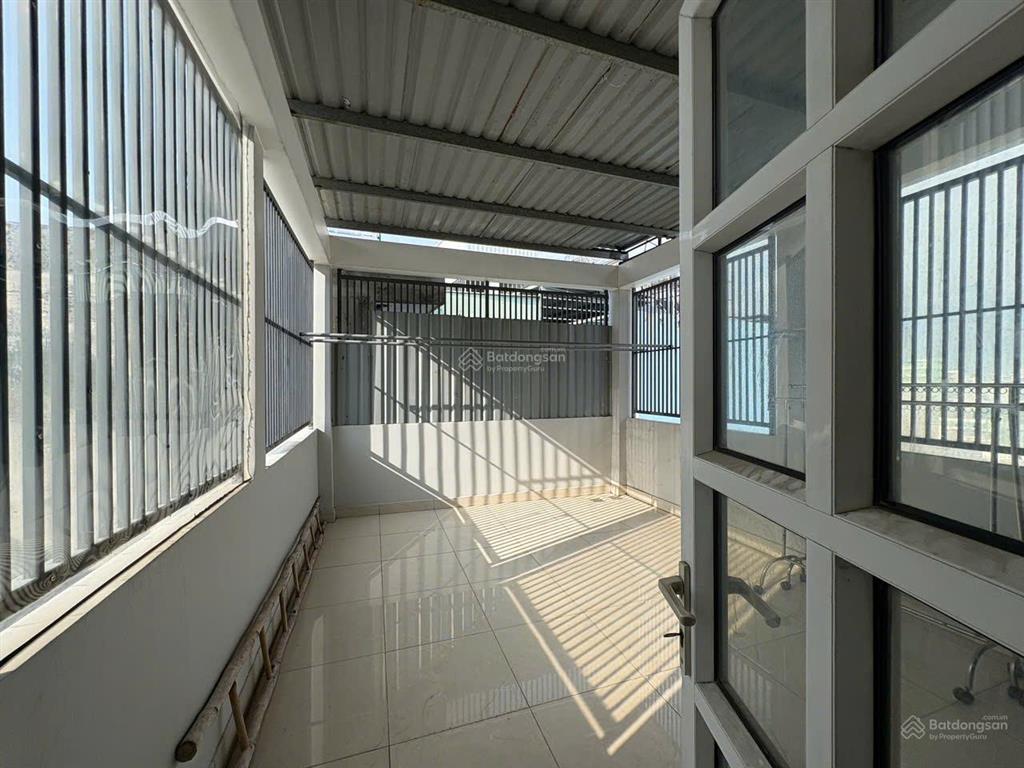 Bán nhà chính chủ 4 tầng đường chiến lược ngay 703 hương lộ 2 dt 4x14m giá chỉ 5.7 tỷ