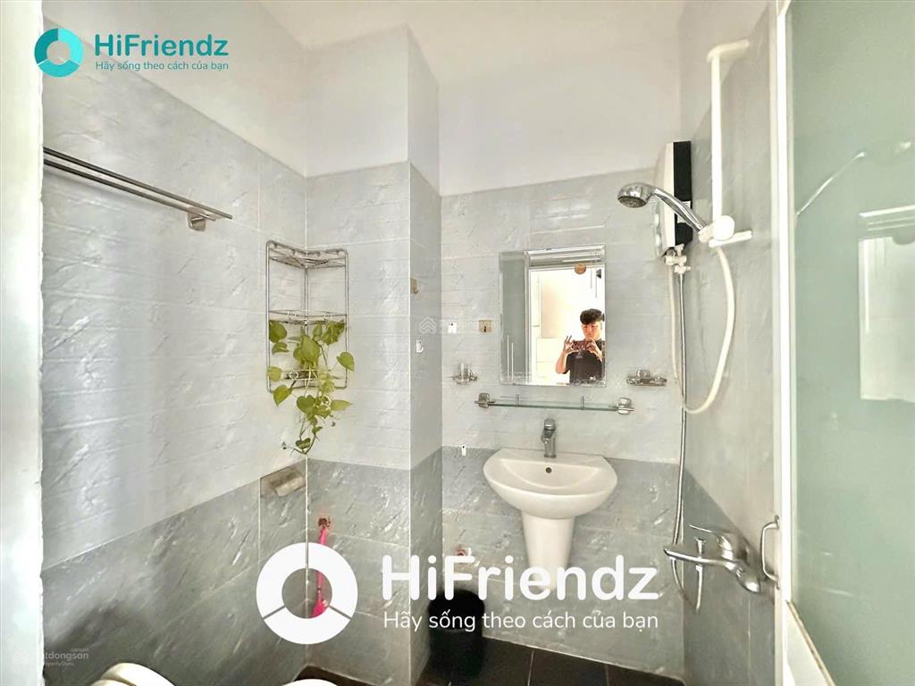 Cho thuê căn hộ ban công mới xây giá chỉ 4tr2 ngay coop mart phan văn hớn