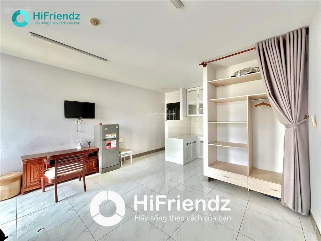 Cho thuê căn hộ ban công mới xây giá chỉ 4tr2 ngay coop mart phan văn hớn