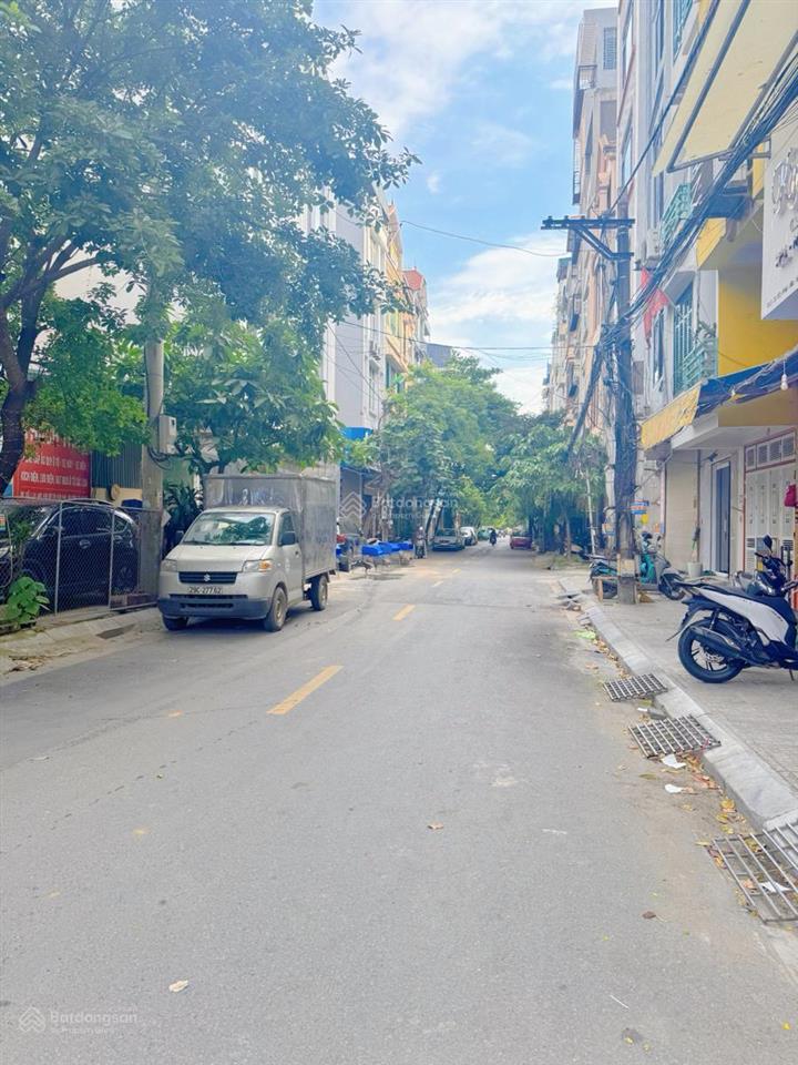 Nhà 5 tầng mặt phố  phân lô vỉa hè oto tránh đỗ  kinh doanh tại văn phú