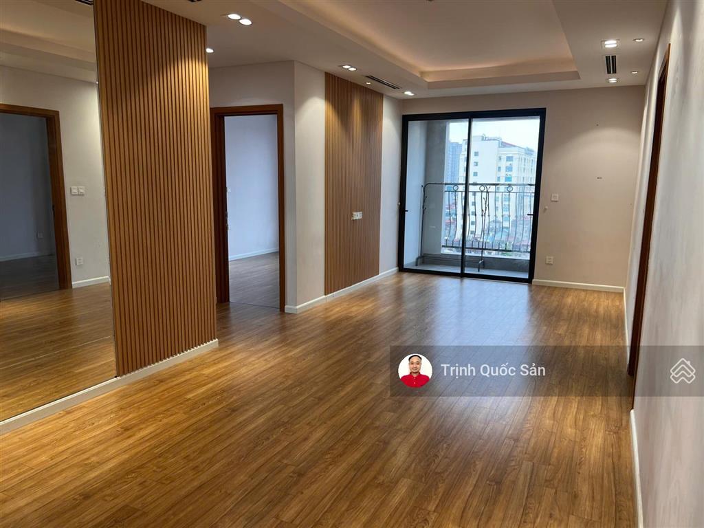 Cho thuê căn góc 3pn, tại 27 thái thịnh  le capitole, 95m2, 19 tr, vào luôn.  0.942.00/6856