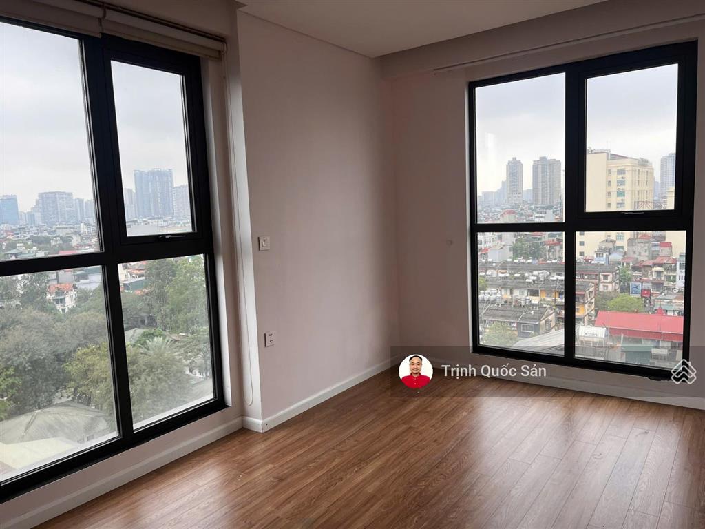 Cho thuê căn góc 3pn, tại 27 thái thịnh  le capitole, 95m2, 19 tr, vào luôn.  0.942.00/6856