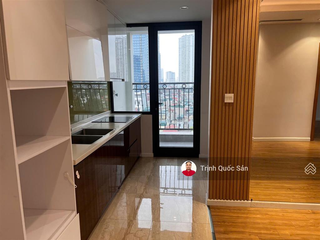 Cho thuê căn góc 3pn, tại 27 thái thịnh  le capitole, 95m2, 19 tr, vào luôn.  0.942.00/6856