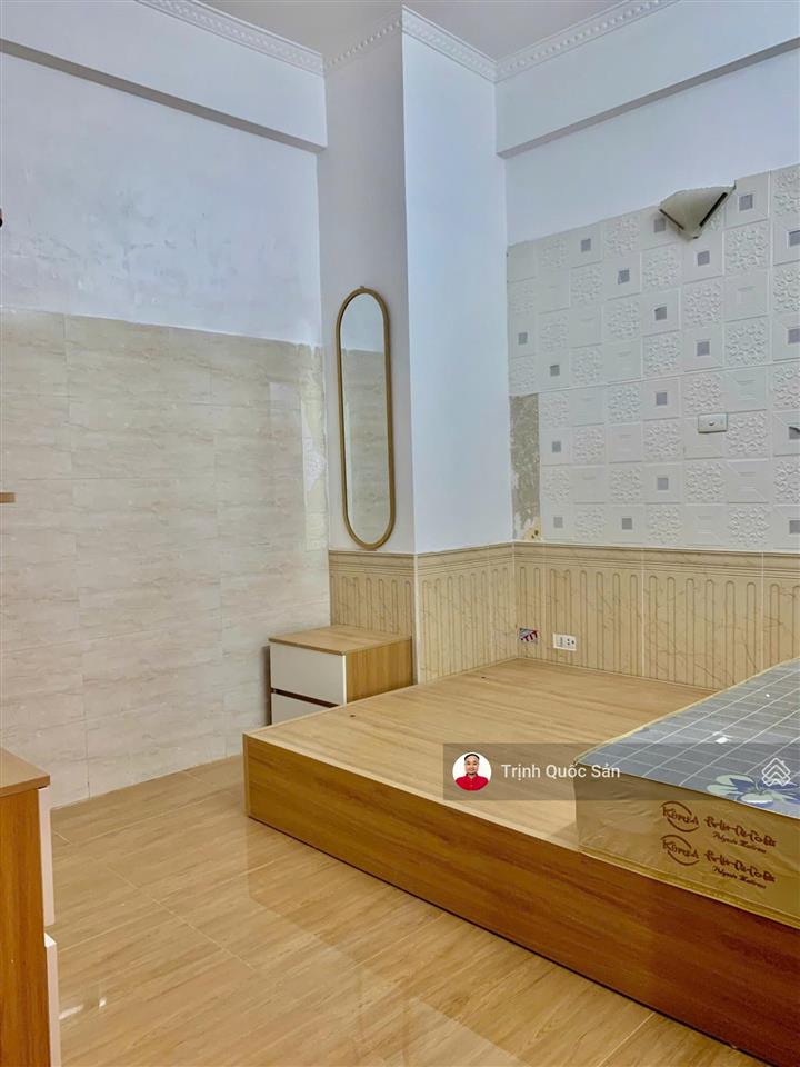 Cho thuê b6a nam trung yên, 75m2, 2 ngủ + 1 sân vườn, full đồ, 12.5tr  vào luôn,  o,942.00,6856