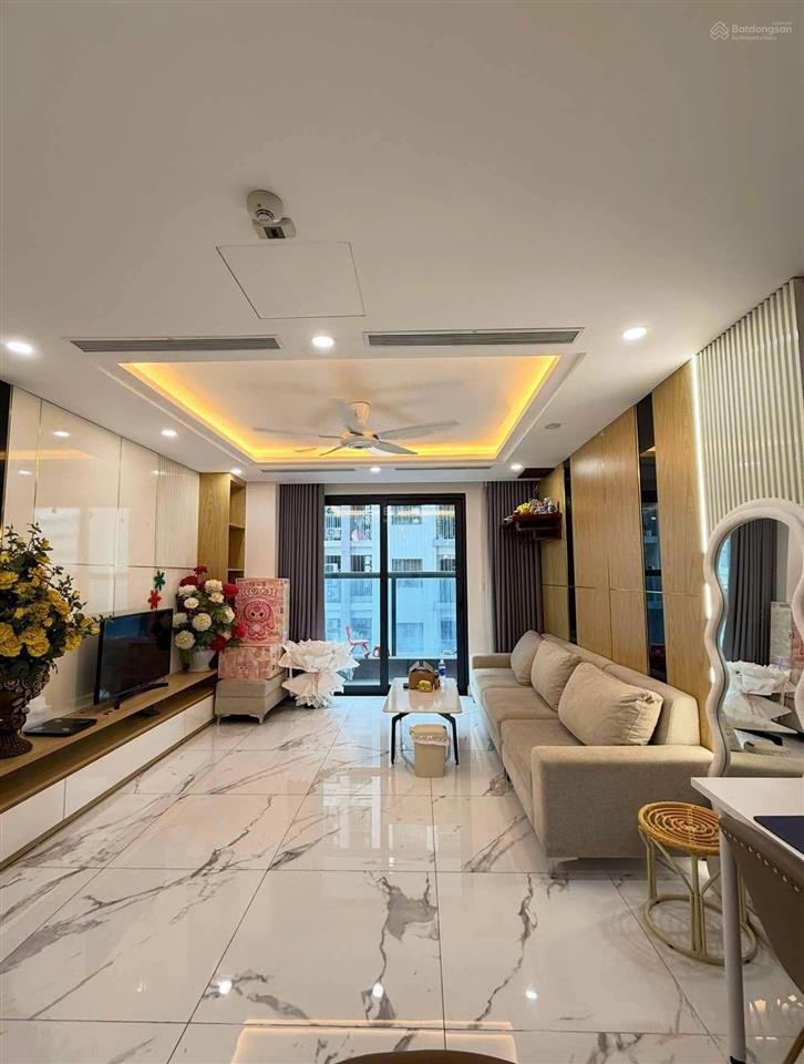 Cho thuê sunshine center, căn góc 118m2, 2 ngủ + 1 đn, full nội thất  có slot ô tô  0971 342 ***