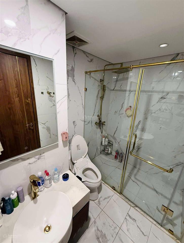 Cho thuê sunshine center, căn góc 118m2, 2 ngủ + 1 đn, full nội thất  có slot ô tô  0971 342 ***