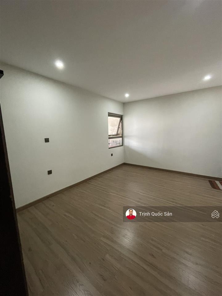 Hiếm.cho thuê the garden hill, căn 95m2, 3 ngủ, cơ bản  12tr, vào luôn.  0,971,.342.965