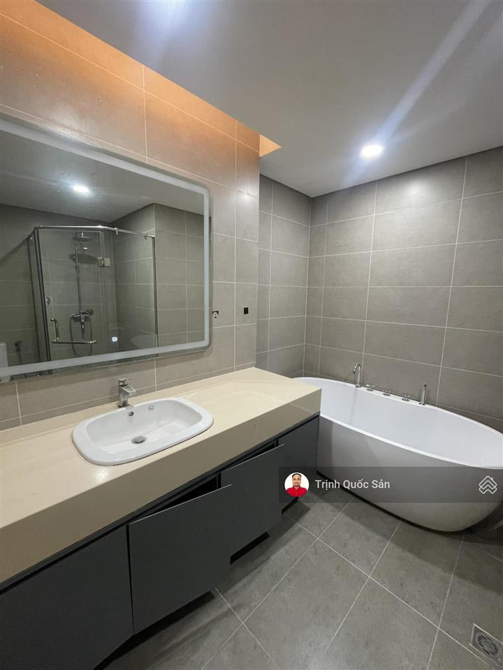 Bán căn vip tòa the park home , 154m2 , 4 ngủ  3wc , view công viên .  o,971,.342.965