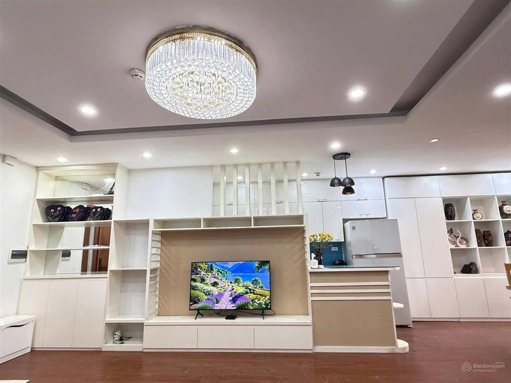 Cho thuê chung cư đông đô, 111m2, 2 phòng ngủ, full nội thất đẹp, có slot ô tô.  o971''342.,965