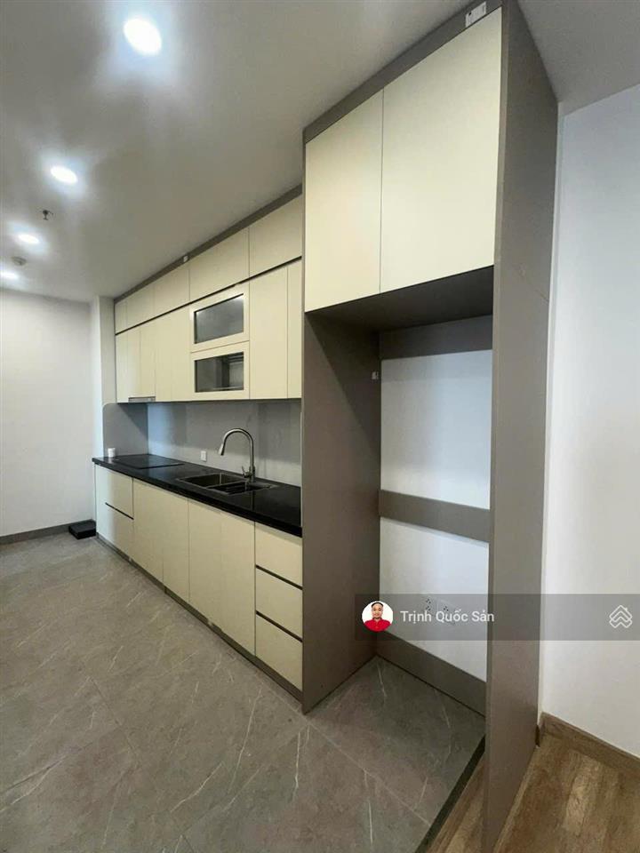 Cho thuê tại the wisteria, 3 ngủ  full đồ  y ảnh.  0971 342 ***