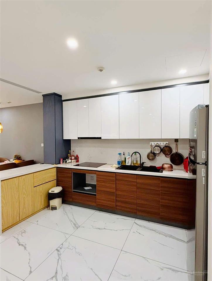 Cho thuê sunshine center, căn góc 118m2, 2 ngủ + 1 đn, full nội thất  có slot ô tô 0971 342 ***
