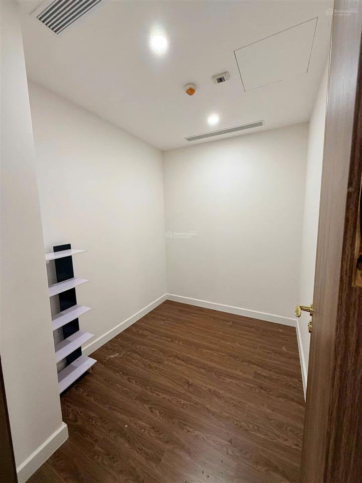 Cho thuê sunshine center, căn góc 118m2, 2 ngủ + 1 đn, full nội thất  có slot ô tô 0971 342 ***