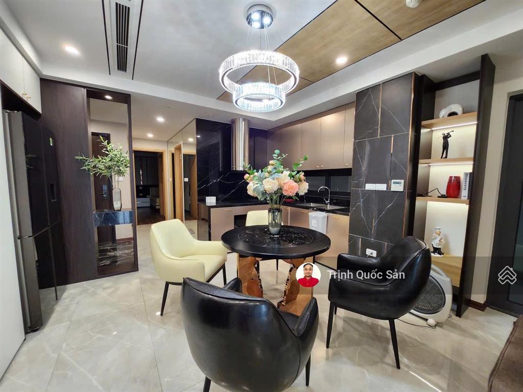 Nhà siêu đẹp. cho thuê discovery complex, 100m2, 2 ngủ, full đồ, có slot ô tô.  0971 342 ***