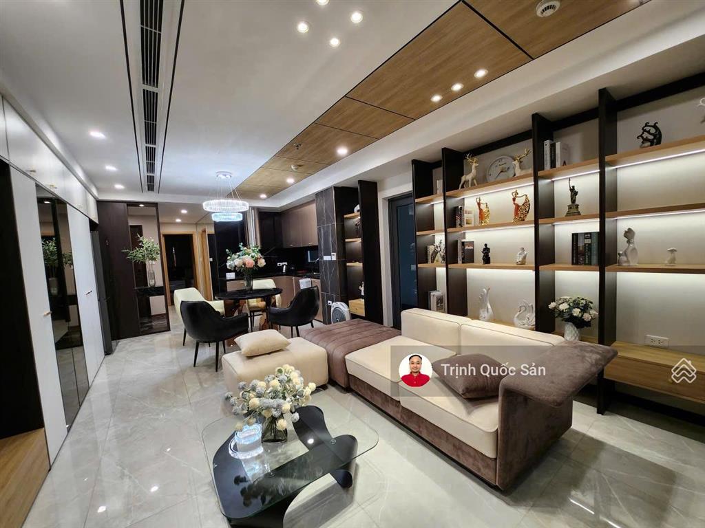 Nhà siêu đẹp. cho thuê discovery complex, 100m2, 2 ngủ, full đồ, có slot ô tô.  0971 342 ***