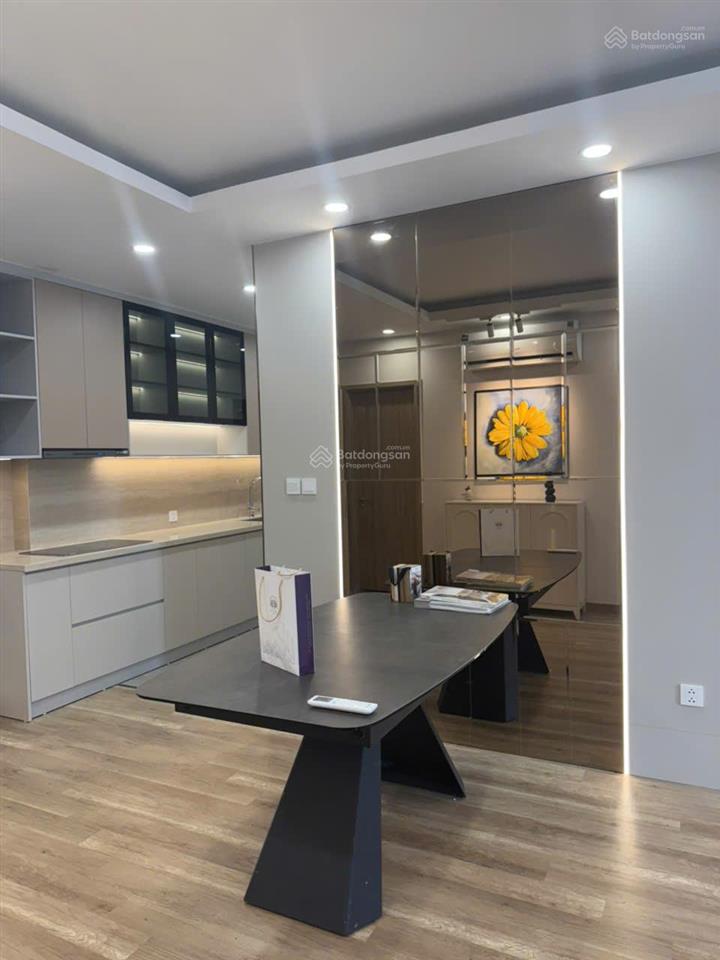 Hiếm, cho thuê căn 2 ngủ, 83m2, full nột thất , 12 triệu tại the wisteria . o.942.00,6856