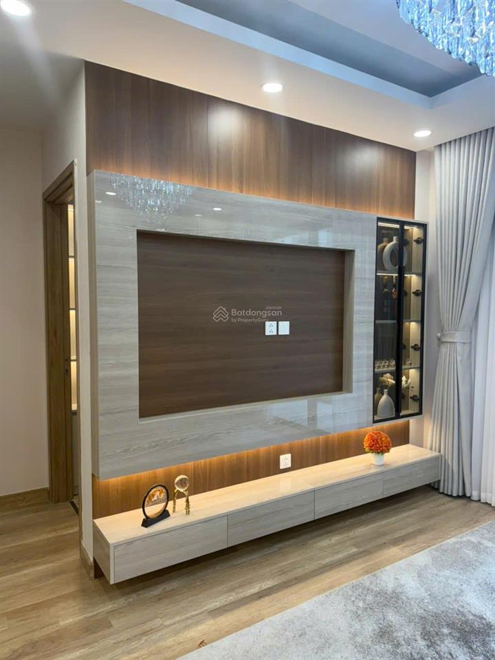 Hiếm, cho thuê căn 2 ngủ, 83m2, full nột thất , 12 triệu tại the wisteria . o.942.00,6856