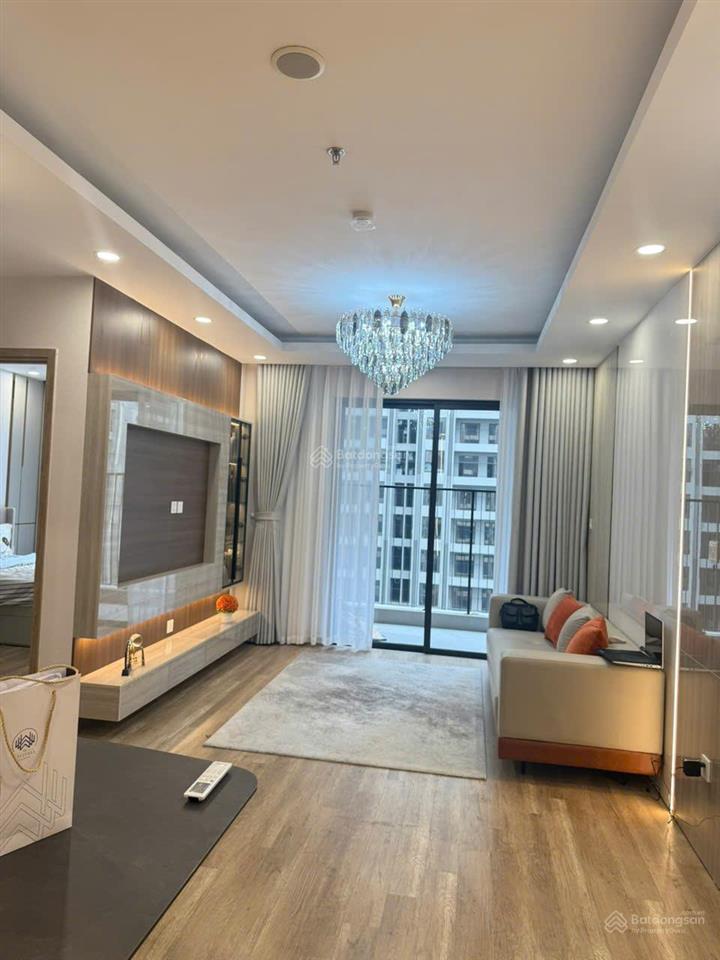 Hiếm, cho thuê căn 2 ngủ, 83m2, full nột thất , 12 triệu tại the wisteria . o.942.00,6856