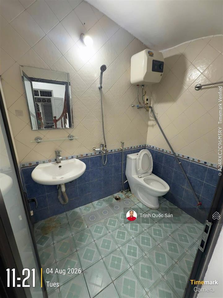 Cho thuê nhà ngõ 262a nguyễn trãi, thanh xuân, 3 tầng, 4 ngủ, full đồ gỗ, 12tr.  0971 342 ***