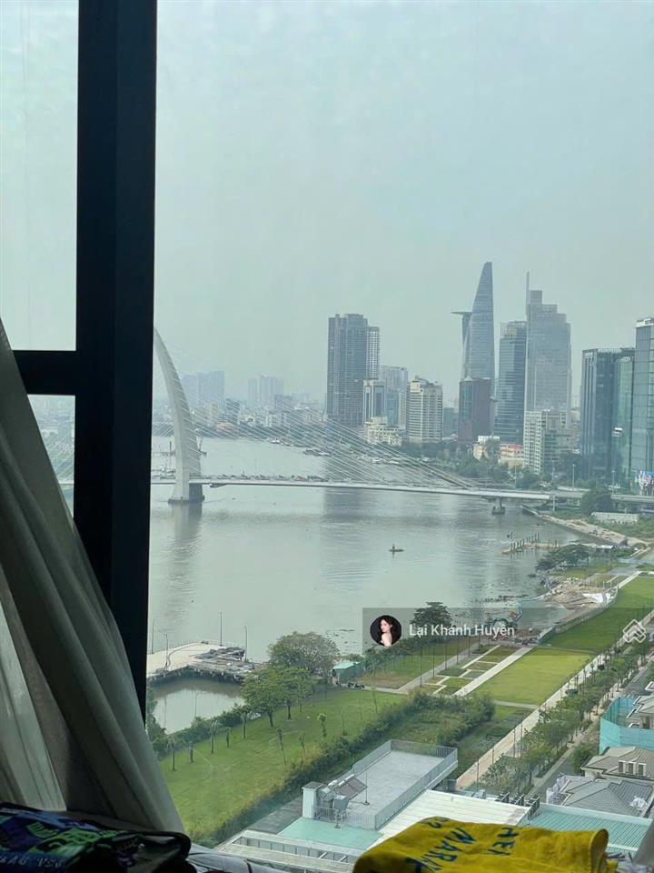 Sẵn bán căn 2pn view trực diện cầu bason vinhomes golden river quận 1 giá hời, không ot sẵn sổ