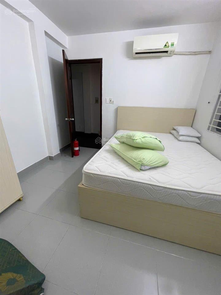 Bán nhà hồ hảo hớn 2 mặt hẻm  nở hậu  cách mt 20m 48m2 ngang 5.2m 3pn p. cầu ông lãnh