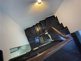 Bán nhà hồ hảo hớn 2 mặt hẻm  nở hậu  cách mt 20m 48m2 ngang 5.2m 3pn p. cầu ông lãnh