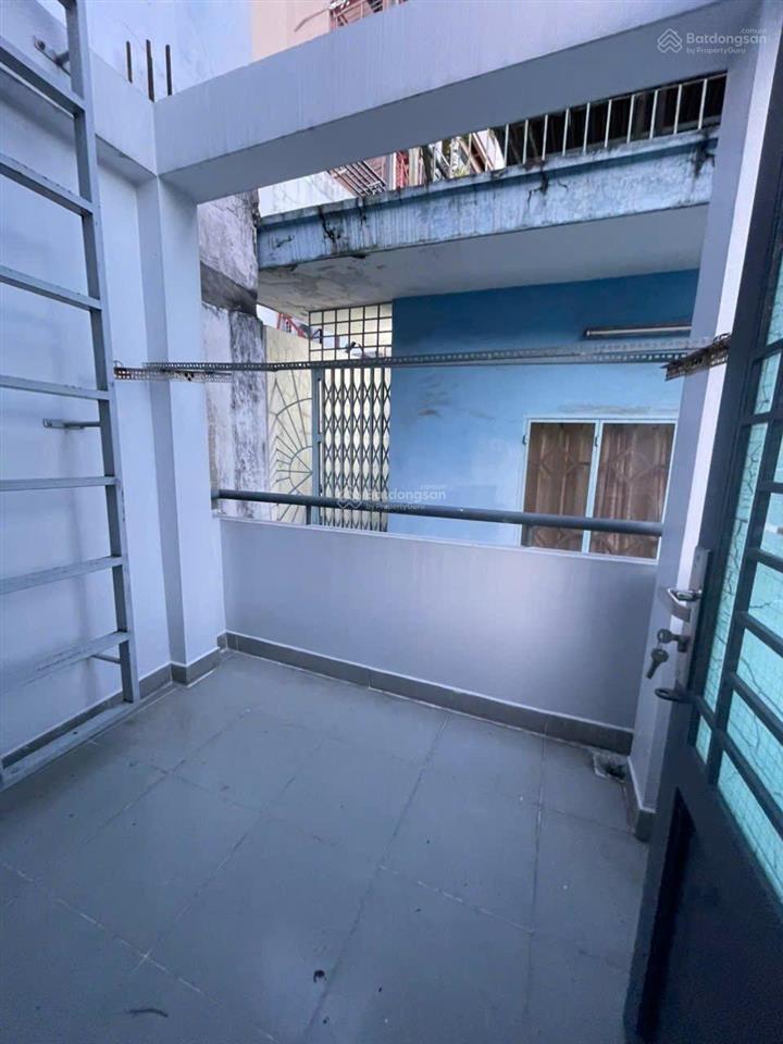 Bán nhà hồ hảo hớn 2 mặt hẻm  nở hậu  cách mt 20m 48m2 ngang 5.2m 3pn p. cầu ông lãnh
