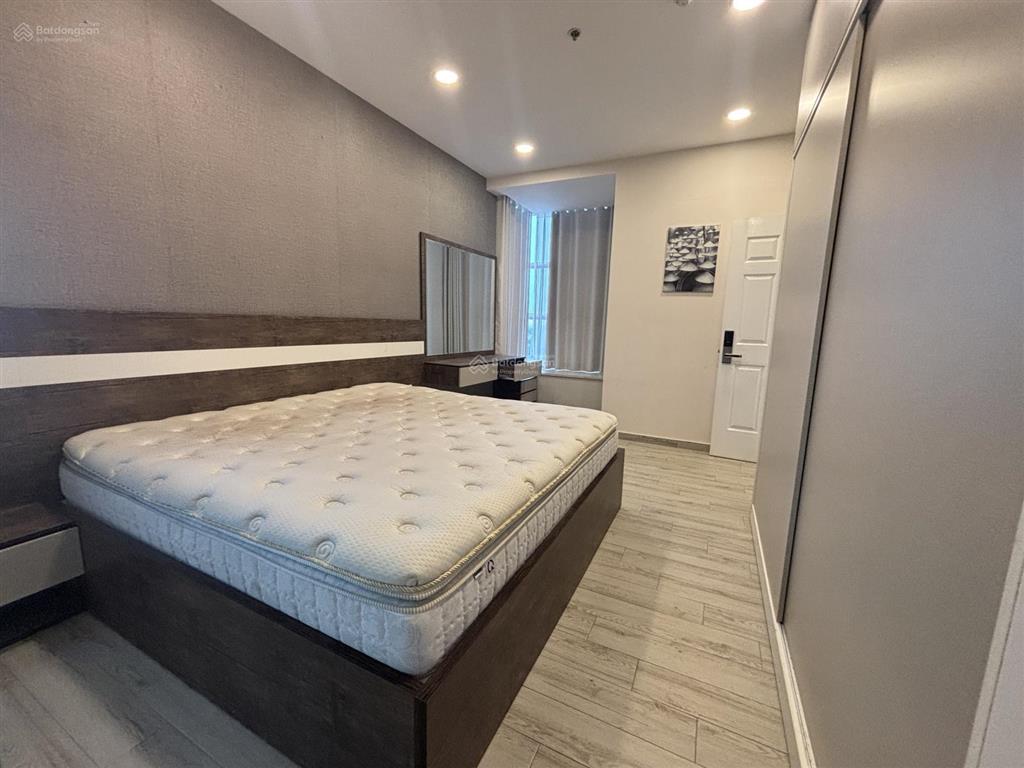 Cần cho thuê căn hộ la casa q7, 92m2 2pn 2wc có nội thất, giá thuê 12 tr/tháng.  0916 226 ***