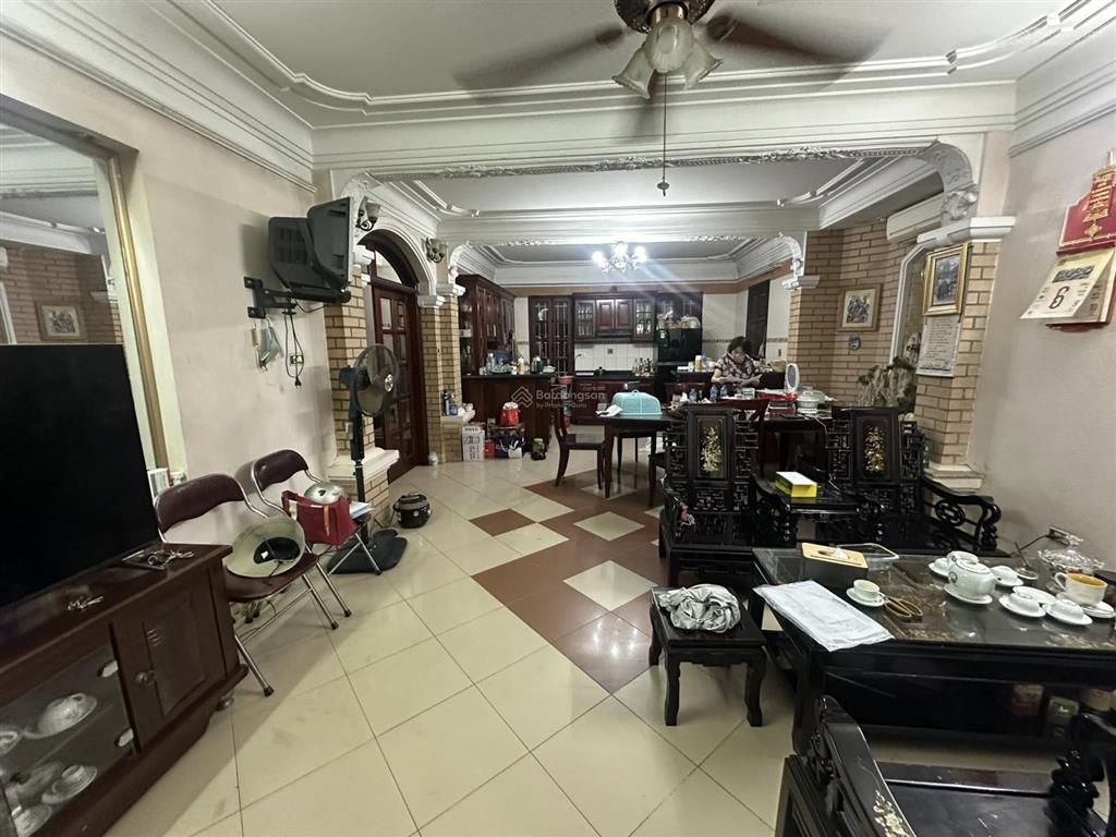 Cần bán gấp nhà phố khu đô thị định công, phân lô ô tô vỉa hè đá bóng, tiện ích bạt ngàn, vip