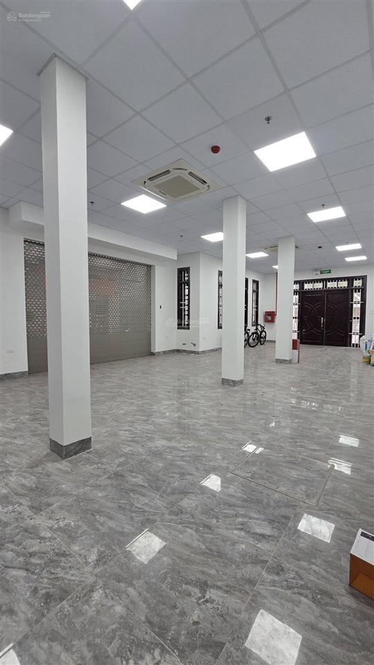 Cần bán gấp tòa nhà văn phòng siêu đỉnh phương liệt, view hồ, lô góc, kinh doanh đẳng cấp