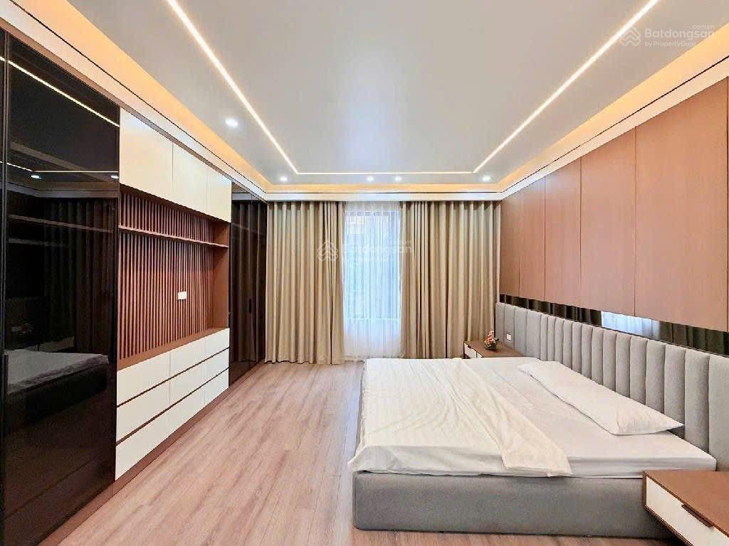 Cần bán gấp liền kề khu đô thị định công,nhà đẹp,thang máy full nội thất
