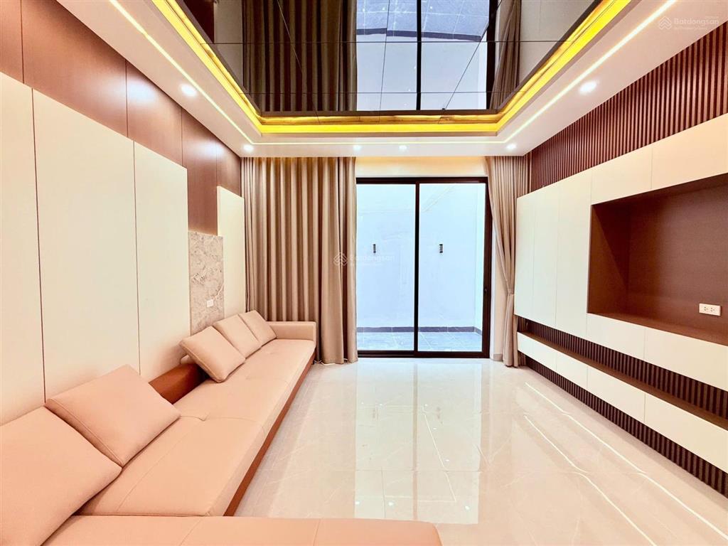 Cần bán gấp liền kề khu đô thị định công,nhà đẹp,thang máy full nội thất