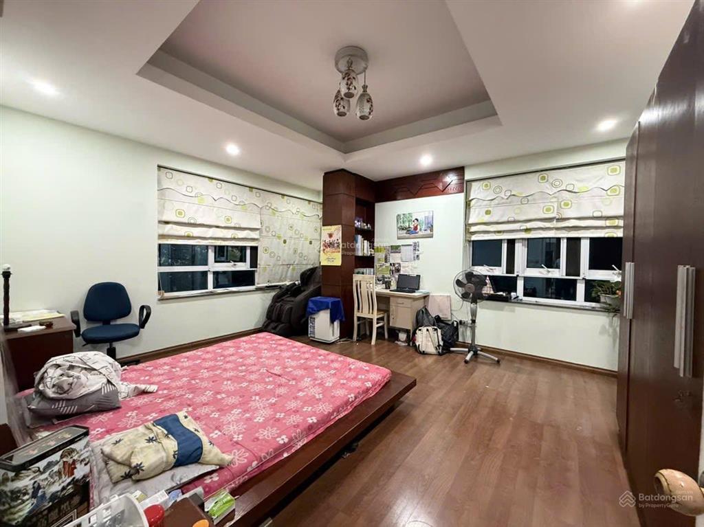 Cần bán gấp nhà mặt phố nguyễn lân, lô góc, mặt tiền rộng, kinh doanh đỉnh cao