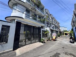 Hiệp phú  nhà 3 tầng  khu đồng bộ  hxh  hơn 5 tỷ   0777 333 ***