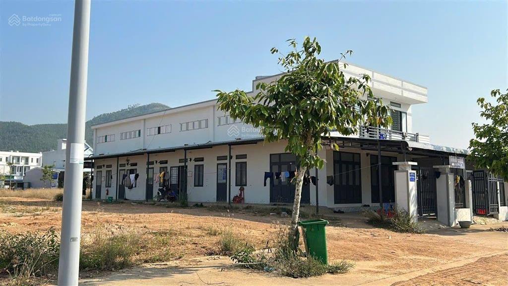 Bán đất trung tâm vsip bình định 200m, đường 16m, sổ đỏ riêng, công chứng ngay